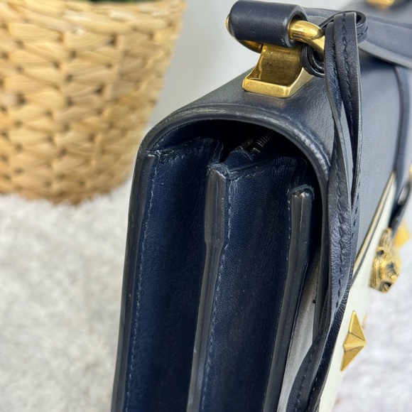 Gucci Animalier Lock Leather Shoulder Bag - Picture 14 of 17